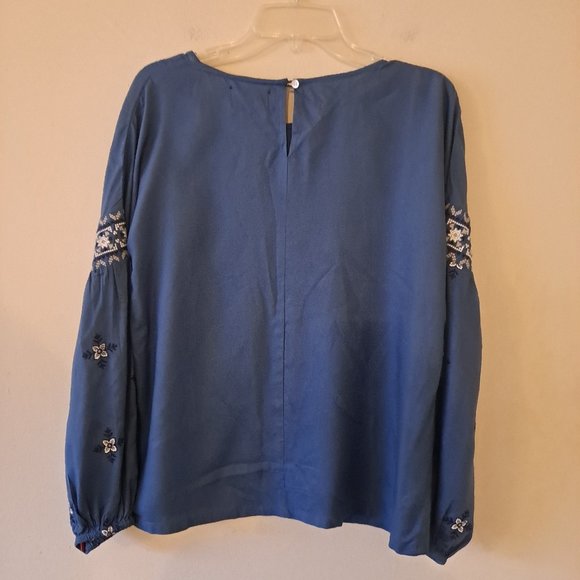 B Boutique Blue Viscose Crewneck Long Sleeve Blouse Top with a back button - S - Picture 11 of 11